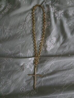 Chansutt Pearls Luxe Cross Necklace
